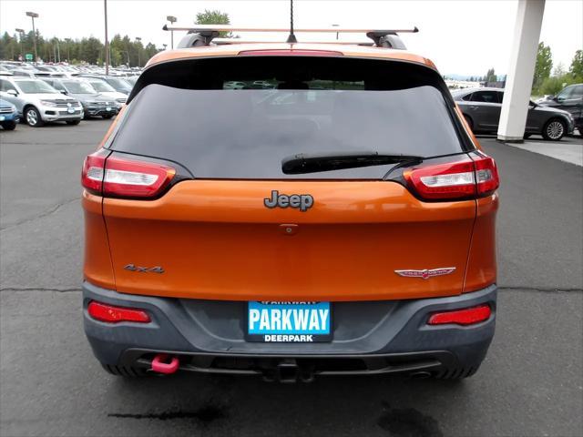Photo of 2016 Orange Jeep Cherokee
