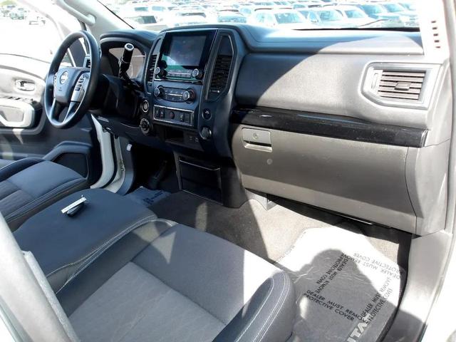 Photo of 2022 White Nissan Titan