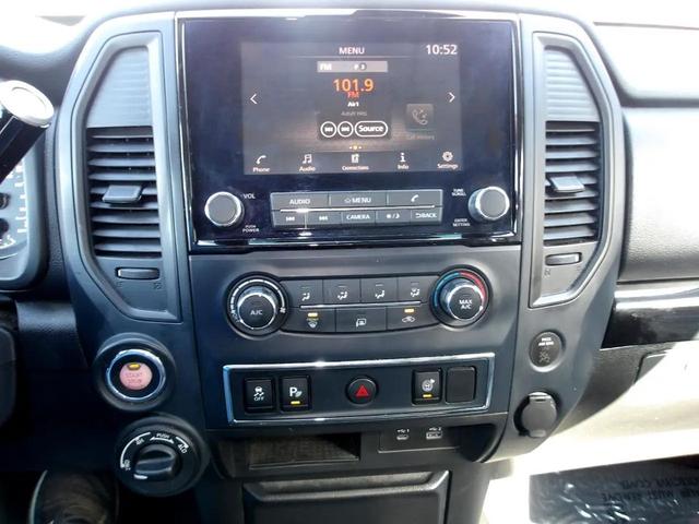 Photo of 2022 White Nissan Titan