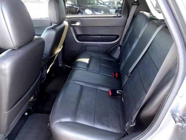 Photo of 2011 Gray Ford Escape
