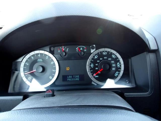 Photo of 2011 Gray Ford Escape
