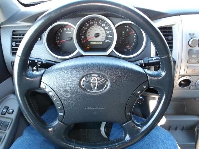Photo of 2009 Gray Toyota Tacoma