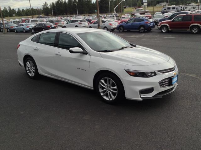 Photo of 2017 White Chevrolet Malibu