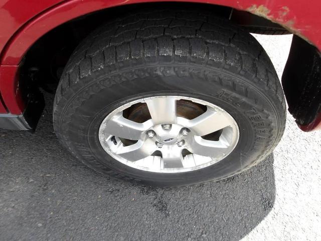 Photo of 2012 Maroon Ford Escape