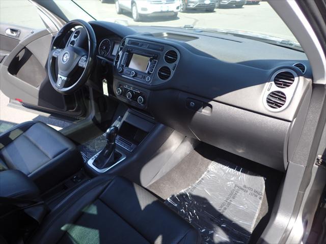 Photo of 2012 Gray Volkswagen Tiguan