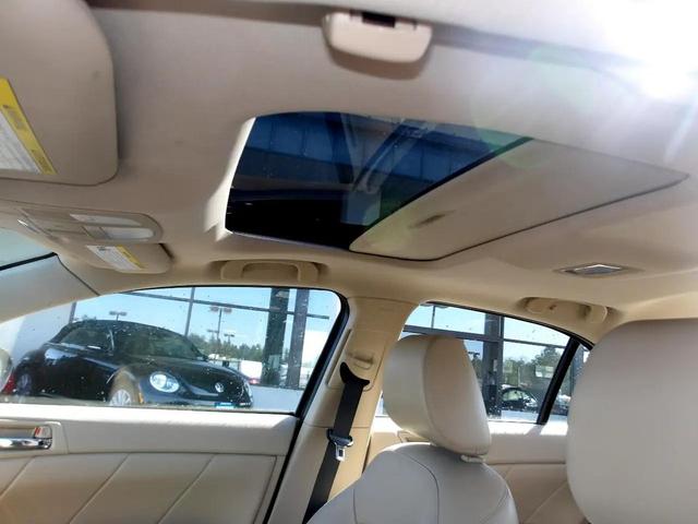 Photo of 2011 Blue Suzuki Kizashi