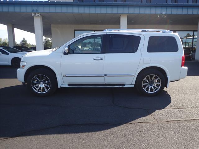Photo of 2009 White INFINITI QX56