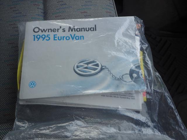Photo of 1995 White Volkswagen Eurovan