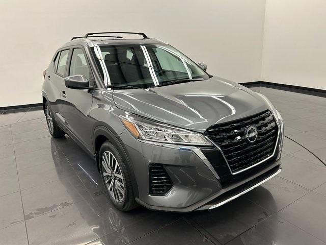 Photo of 2024 Gun Metallic Nissan Kicks