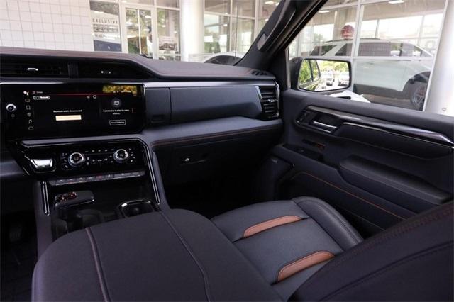 Photo of 2024 Onyx Black GMC Sierra 1500