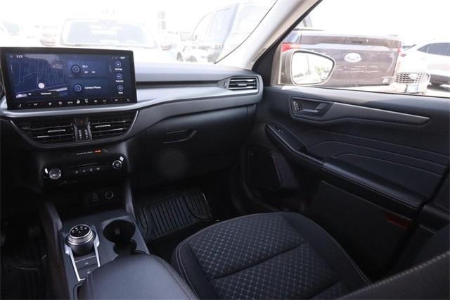 Photo of 2024 Carbonized Gray Metallic Ford Escape
