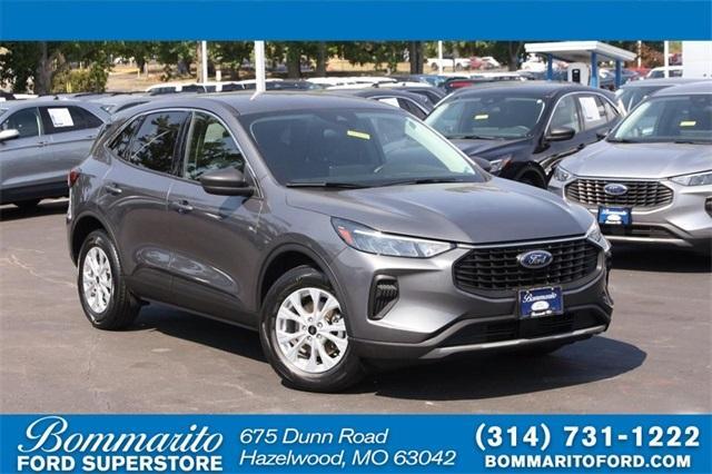 Photo of 2024 Carbonized Gray Metallic Ford Escape