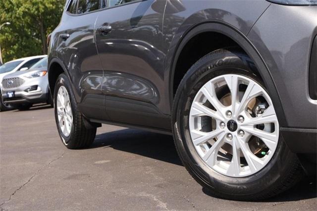 Photo of 2024 Carbonized Gray Metallic Ford Escape