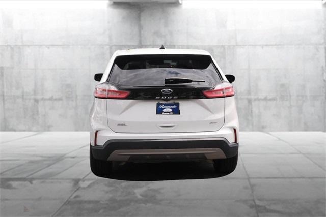 Photo of 2024 Oxford White Ford Edge