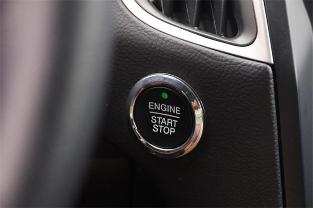 Photo of 2024 Oxford White Ford Edge
