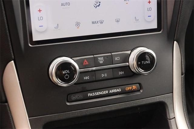 Photo of 2024 Oxford White Ford Edge