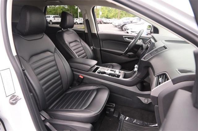 Photo of 2024 Oxford White Ford Edge