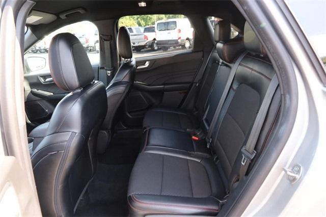 Photo of 2024 Silver Metallic Ford Escape
