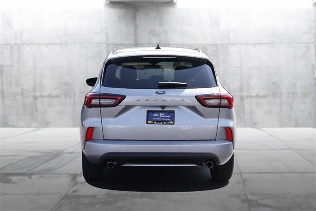 Photo of 2024 Silver Metallic Ford Escape