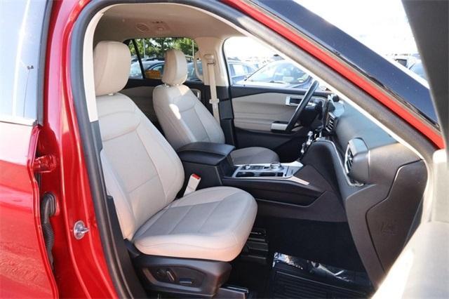 Photo of 2024 Rapid Red Metallic Tinted Clearcoat Ford Explorer