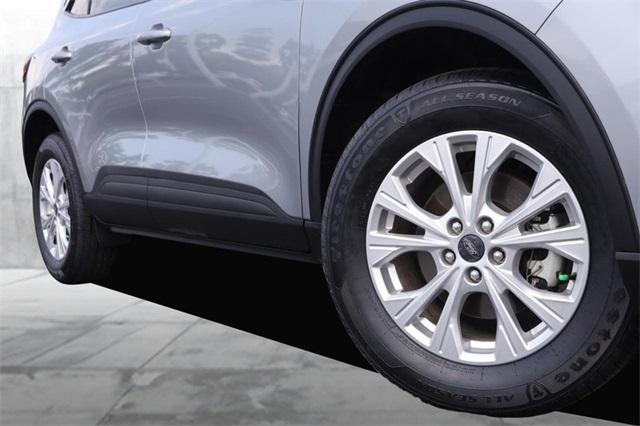 Photo of 2024 Iconic Silver Metallic Ford Escape