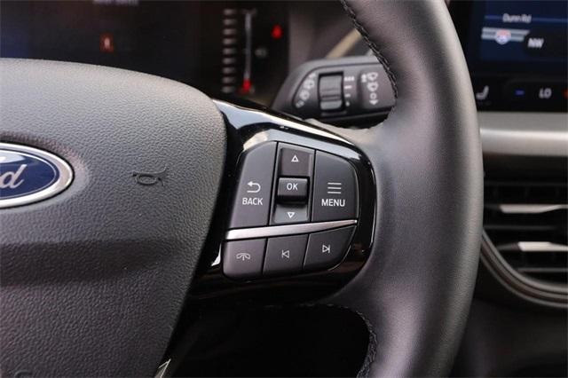 Photo of 2024 Iconic Silver Metallic Ford Escape