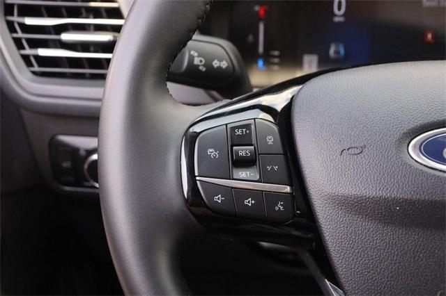 Photo of 2024 Iconic Silver Metallic Ford Escape