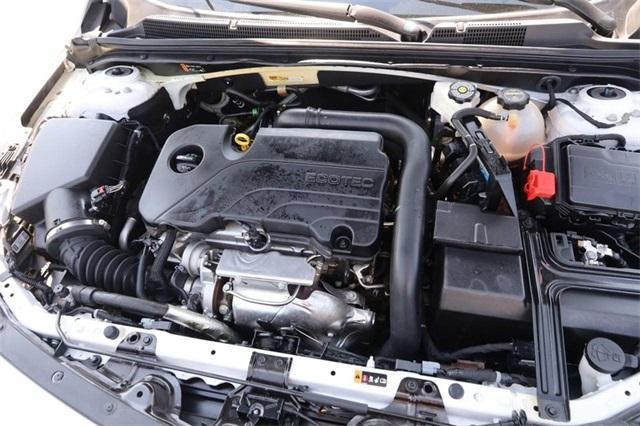 Photo of 2024 Summit White Chevrolet Malibu