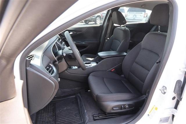 Photo of 2024 Summit White Chevrolet Malibu