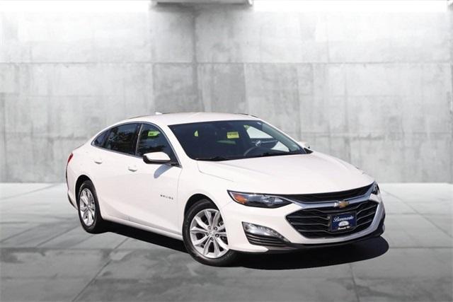 Photo of 2024 Summit White Chevrolet Malibu