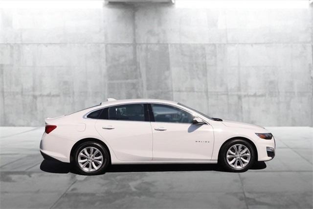 Photo of 2024 Summit White Chevrolet Malibu