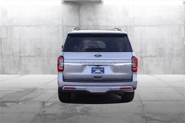 Photo of 2024 Iconic Silver Metallic Ford Expedition