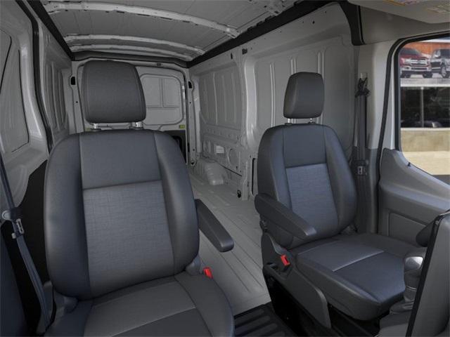 Photo of 2025 Oxford White Ford Transit-250