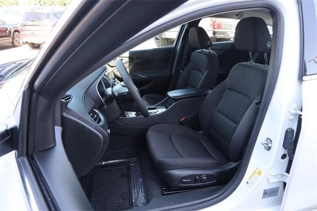 Photo of 2024 Summit White Chevrolet Malibu