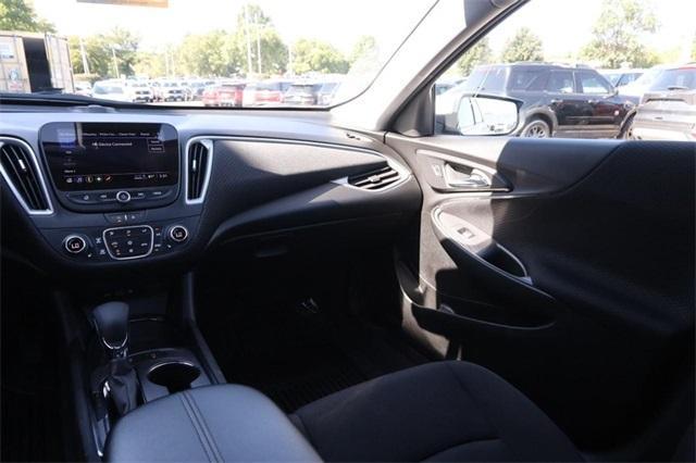 Photo of 2024 Summit White Chevrolet Malibu