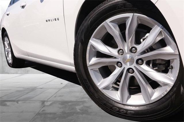 Photo of 2024 Summit White Chevrolet Malibu