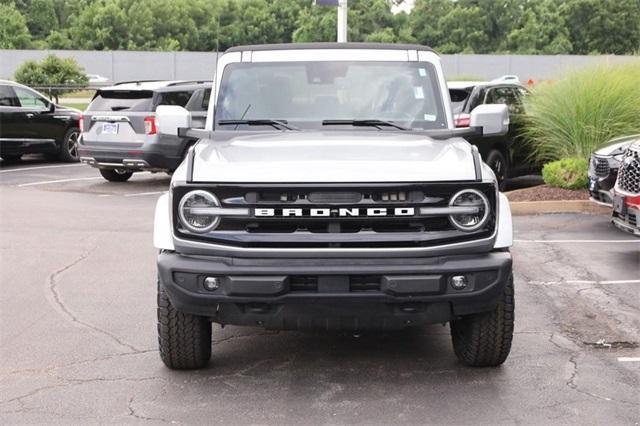Photo of 2022 Iconic Silver Metallic Ford Bronco