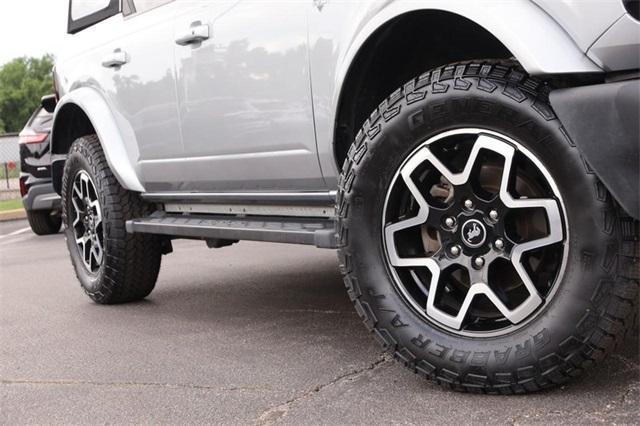 Photo of 2022 Iconic Silver Metallic Ford Bronco