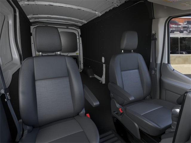 Photo of 2025 Oxford White Ford Transit-250