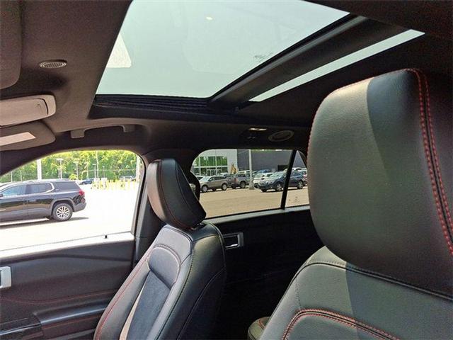 Photo of 2022 Agate Black Metallic Ford Explorer