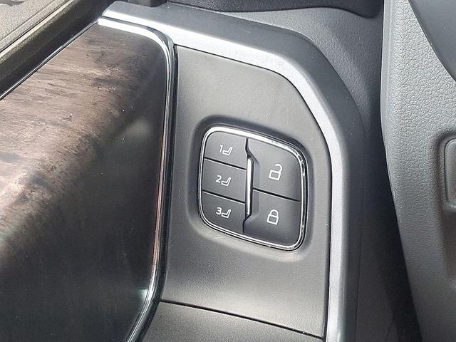 Photo of 2021 Oxford White Ford F-150