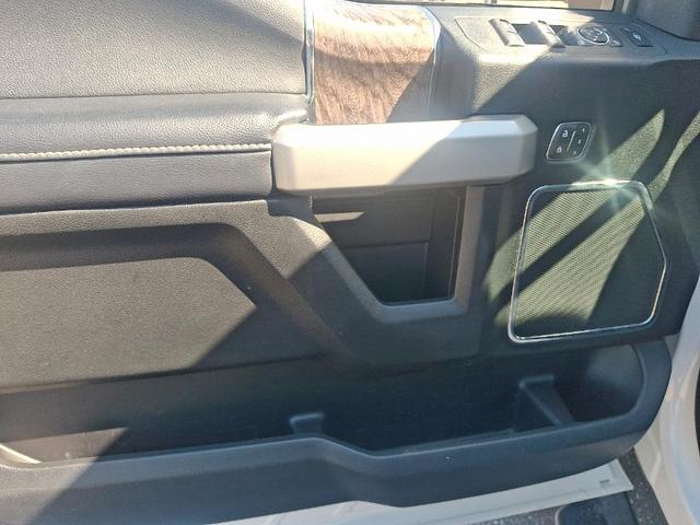 Photo of 2019 White Platinum Tri-Coat Metallic Ford F-350