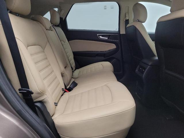 Photo of 2019 Gray Ford Edge