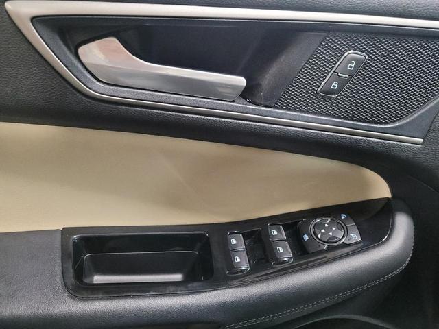 Photo of 2019 Gray Ford Edge