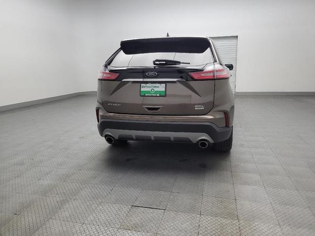 Photo of 2019 Gray Ford Edge