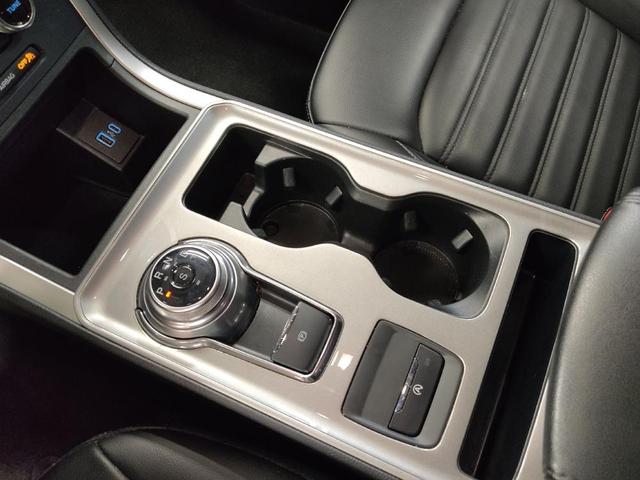 Photo of 2023 Agate Black Metallic Ford Edge