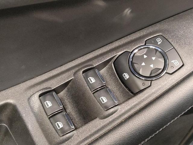 Photo of 2023 Agate Black Metallic Ford Edge