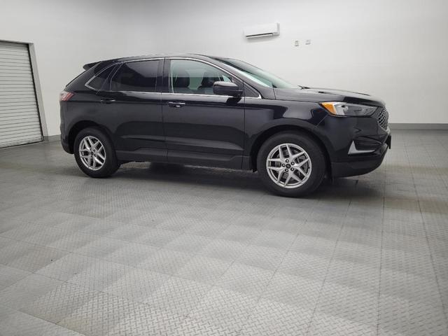 Photo of 2023 Agate Black Metallic Ford Edge