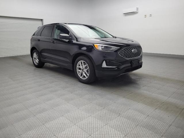 Photo of 2023 Agate Black Metallic Ford Edge