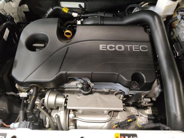 Photo of 2020 Summit White Chevrolet Equinox